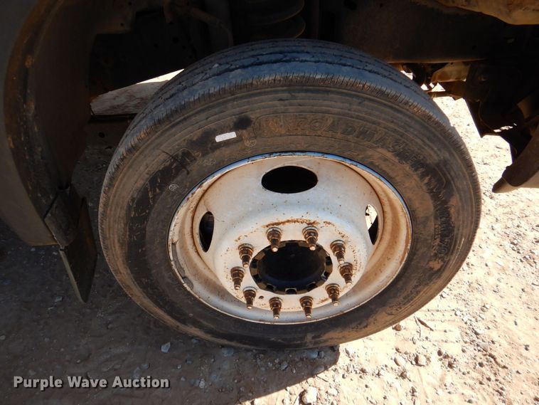 image for item DQ1902 2007 Ford F450 Super Duty XLT  bucket truck