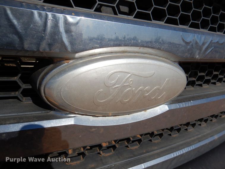 image for item DQ1902 2007 Ford F450 Super Duty XLT  bucket truck