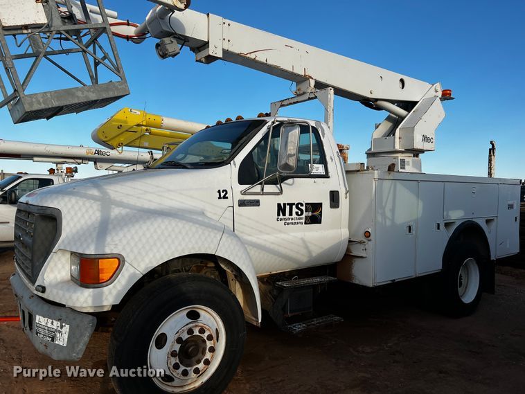 image for item DQ1903 2000 Ford F650 Super Duty  bucket truck