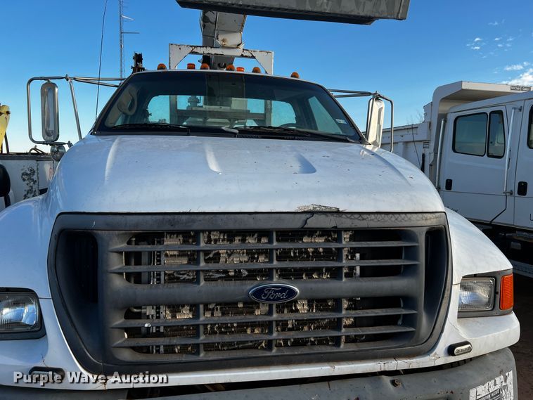 image for item DQ1903 2000 Ford F650 Super Duty  bucket truck