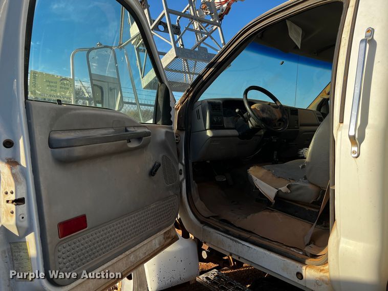 image for item DQ1903 2000 Ford F650 Super Duty  bucket truck