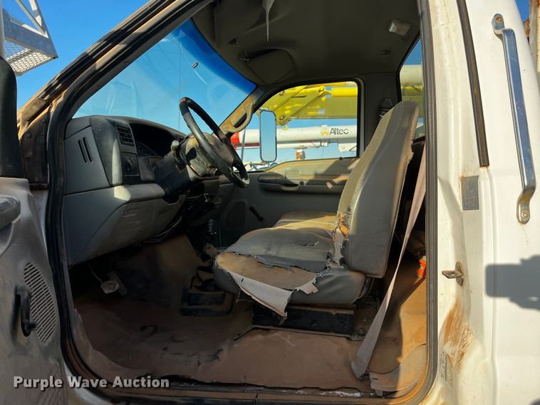 image for item DQ1903 2000 Ford F650 Super Duty  bucket truck