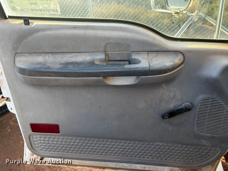 image for item DQ1903 2000 Ford F650 Super Duty  bucket truck