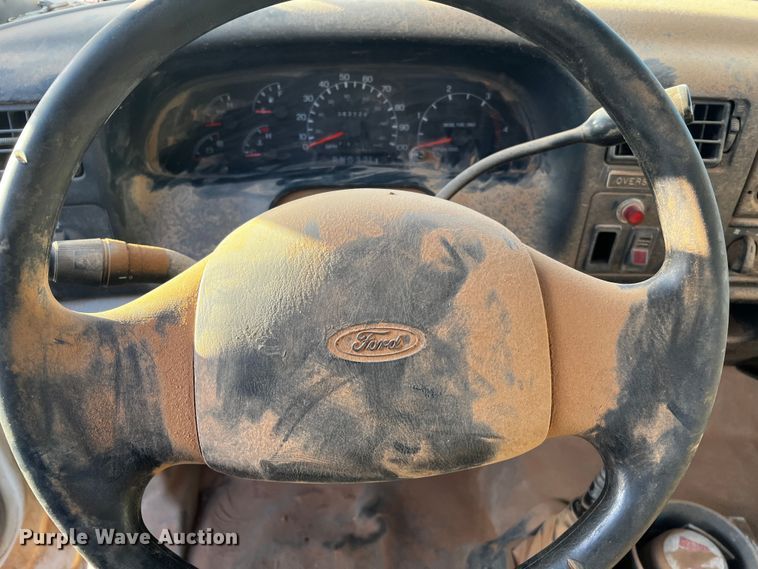 image for item DQ1903 2000 Ford F650 Super Duty  bucket truck