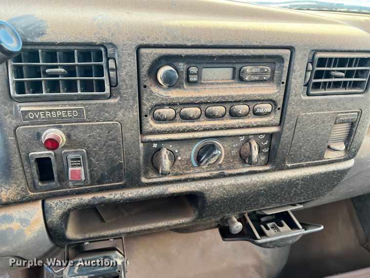 image for item DQ1903 2000 Ford F650 Super Duty  bucket truck