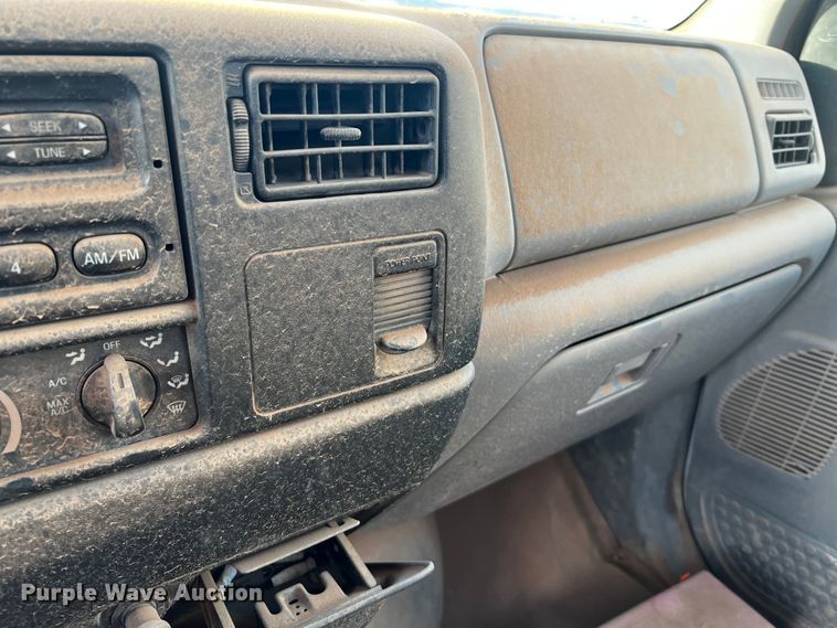 image for item DQ1903 2000 Ford F650 Super Duty  bucket truck