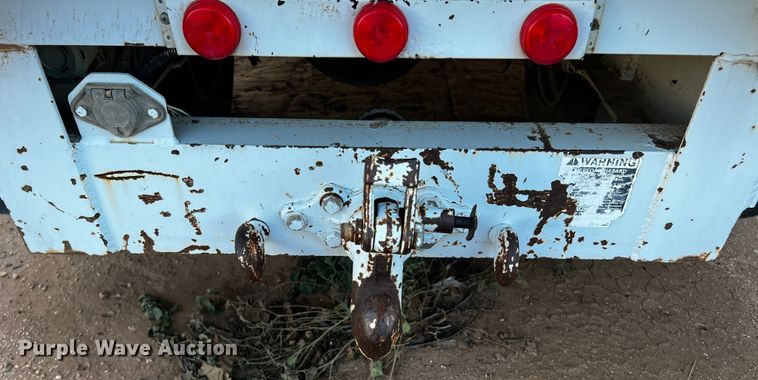 image for item DQ1903 2000 Ford F650 Super Duty  bucket truck