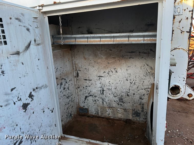 image for item DQ1903 2000 Ford F650 Super Duty  bucket truck