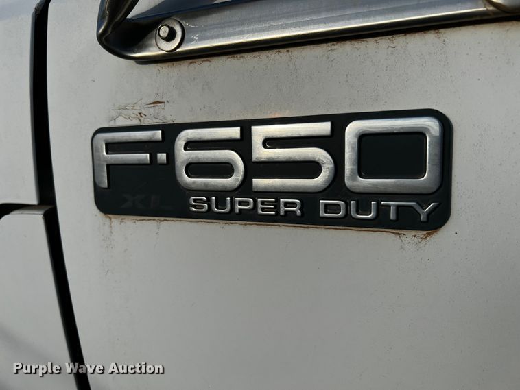 image for item DQ1903 2000 Ford F650 Super Duty  bucket truck