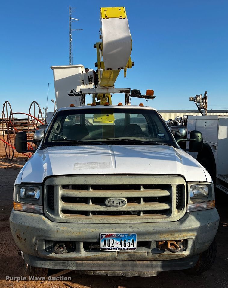 image for item DQ1904 2001 Ford F550 Super Duty  bucket truck