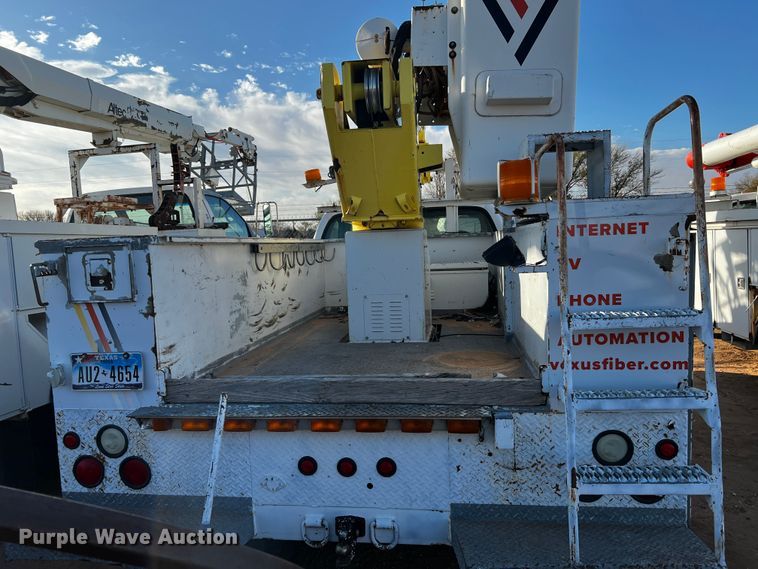 image for item DQ1904 2001 Ford F550 Super Duty  bucket truck