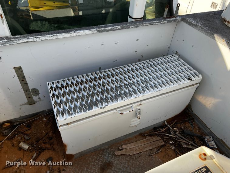 image for item DQ1904 2001 Ford F550 Super Duty  bucket truck