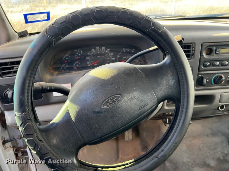 image for item DQ1904 2001 Ford F550 Super Duty  bucket truck