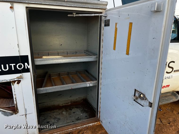 image for item DQ1904 2001 Ford F550 Super Duty  bucket truck