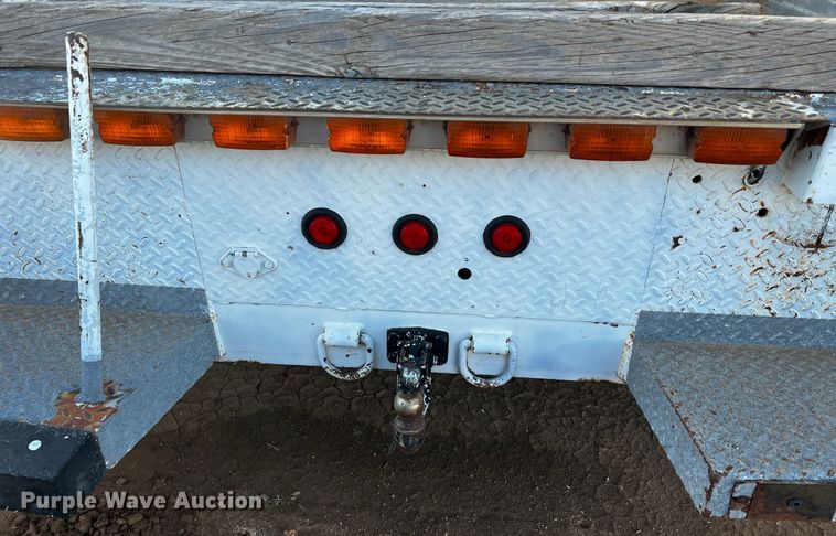 image for item DQ1904 2001 Ford F550 Super Duty  bucket truck