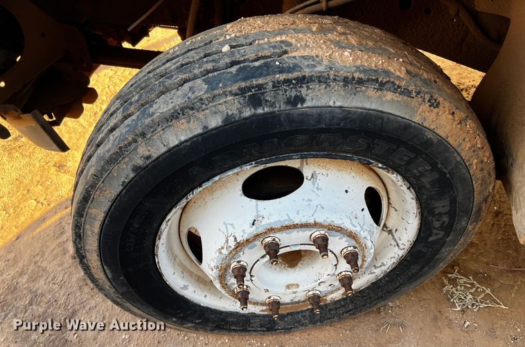 image for item DQ1904 2001 Ford F550 Super Duty  bucket truck