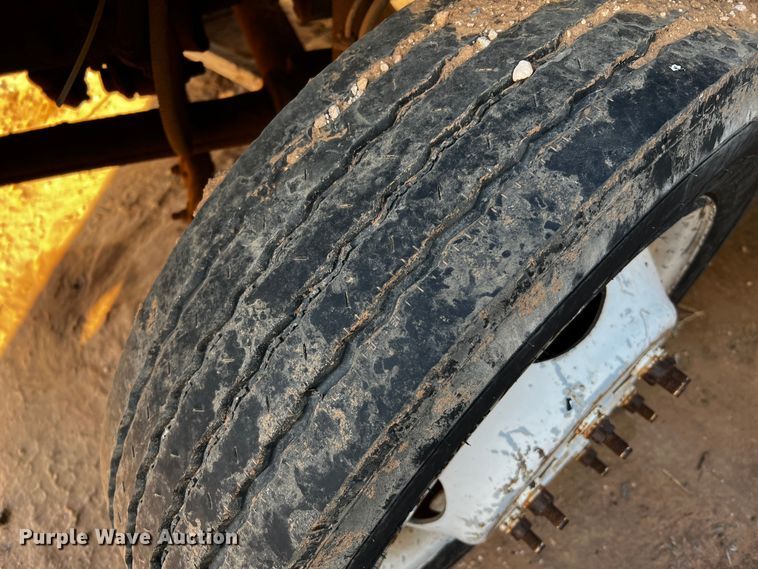 image for item DQ1904 2001 Ford F550 Super Duty  bucket truck