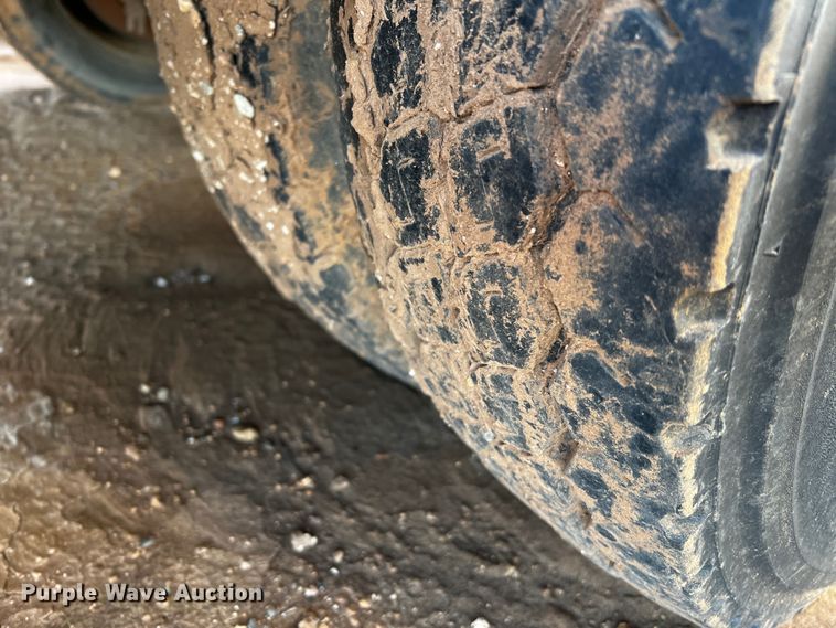 image for item DQ1904 2001 Ford F550 Super Duty  bucket truck