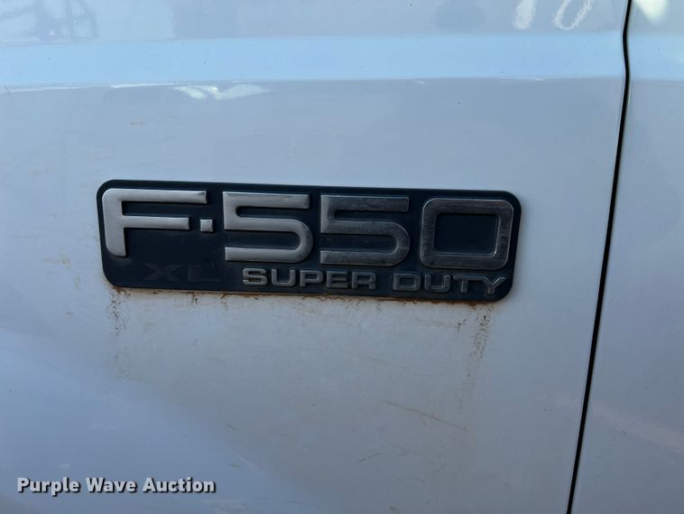 image for item DQ1904 2001 Ford F550 Super Duty  bucket truck