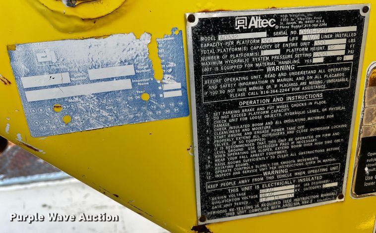 image for item DQ1904 2001 Ford F550 Super Duty  bucket truck