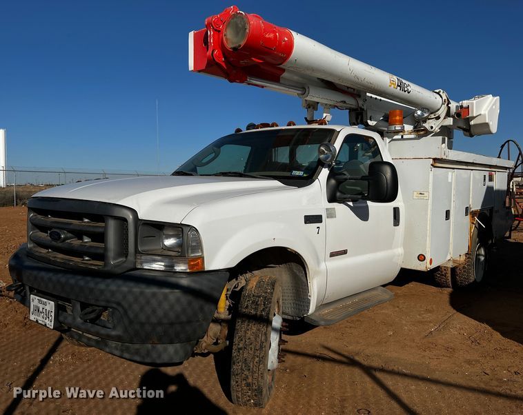 image for item DQ1905 2004 Ford F550 Super Duty  bucket truck