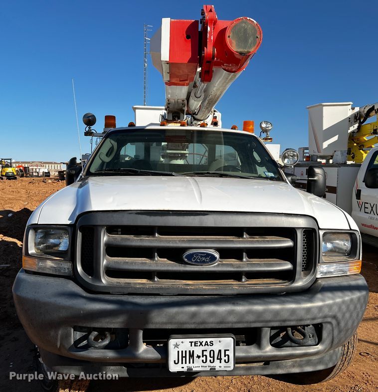 image for item DQ1905 2004 Ford F550 Super Duty  bucket truck