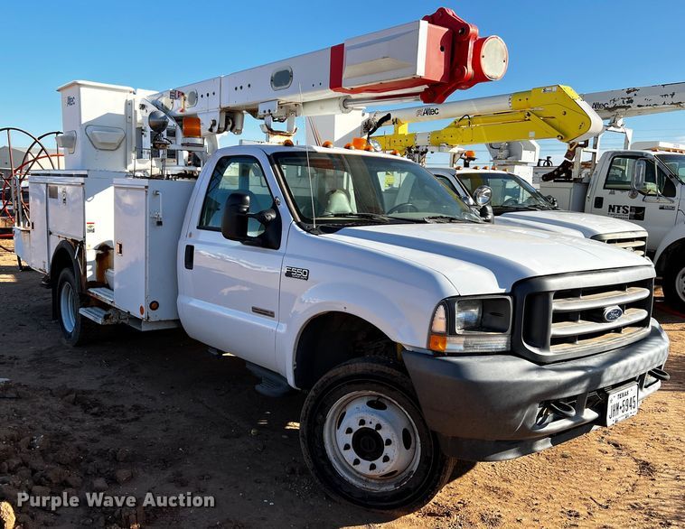 image for item DQ1905 2004 Ford F550 Super Duty  bucket truck