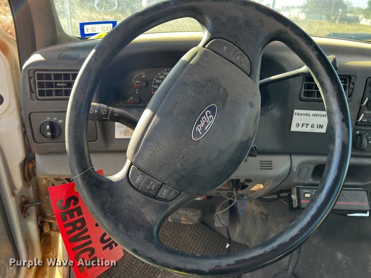 image for item DQ1905 2004 Ford F550 Super Duty  bucket truck