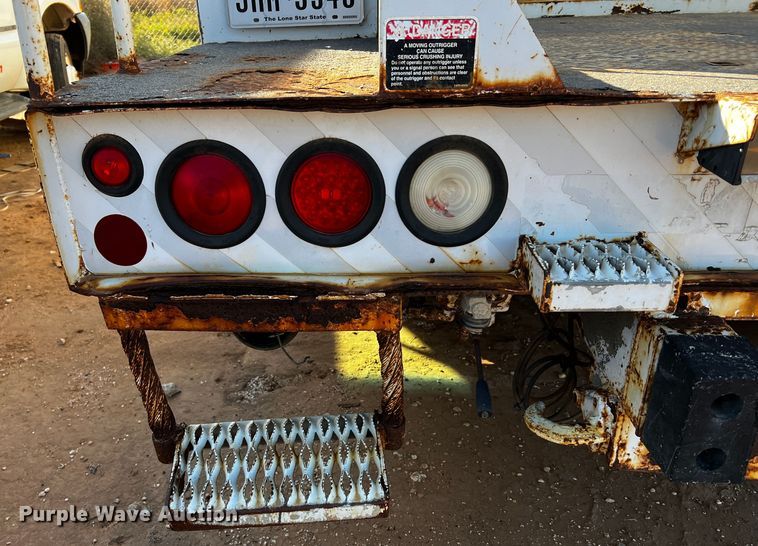 image for item DQ1905 2004 Ford F550 Super Duty  bucket truck