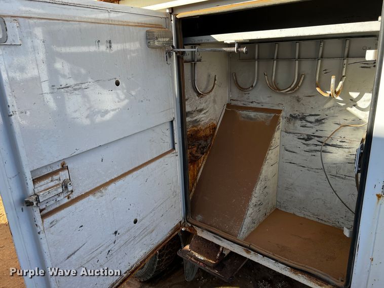 image for item DQ1905 2004 Ford F550 Super Duty  bucket truck