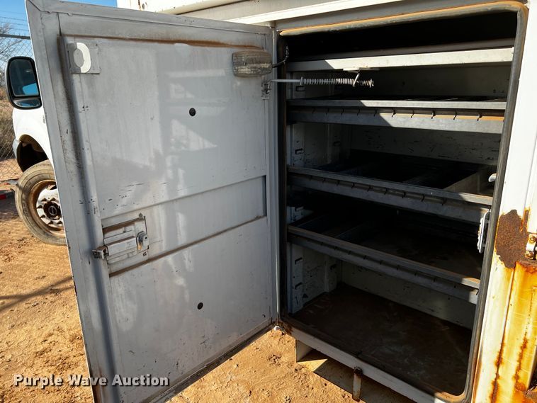 image for item DQ1905 2004 Ford F550 Super Duty  bucket truck