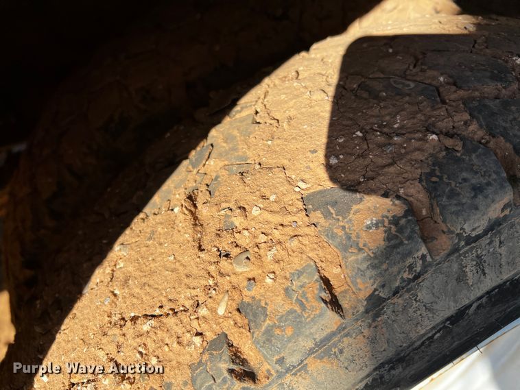 image for item DQ1905 2004 Ford F550 Super Duty  bucket truck