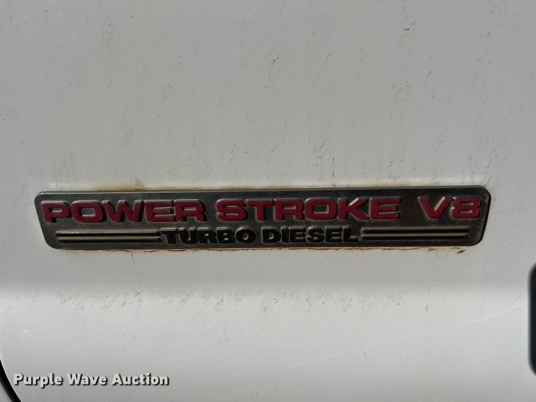 image for item DQ1905 2004 Ford F550 Super Duty  bucket truck