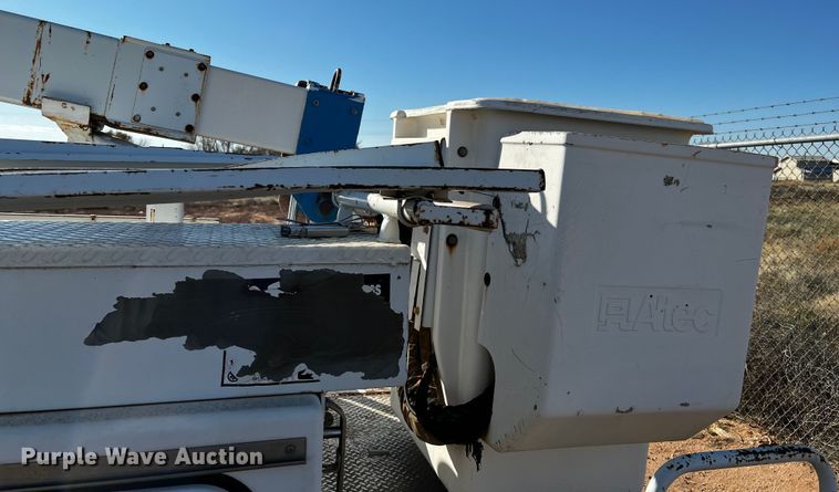 image for item DQ1907 1999 Ford F550 Super Duty  bucket truck