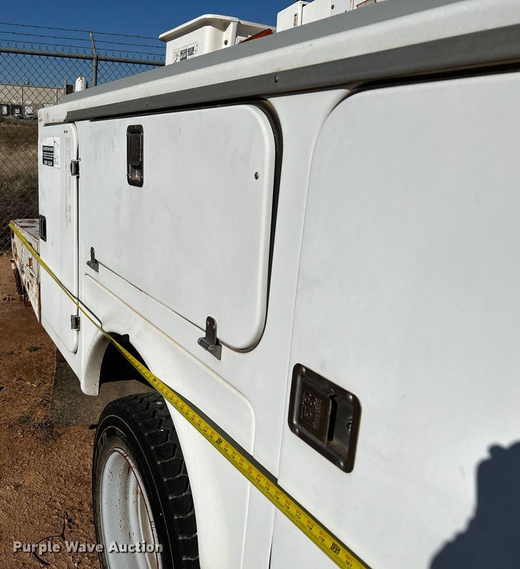 image for item DQ1907 1999 Ford F550 Super Duty  bucket truck