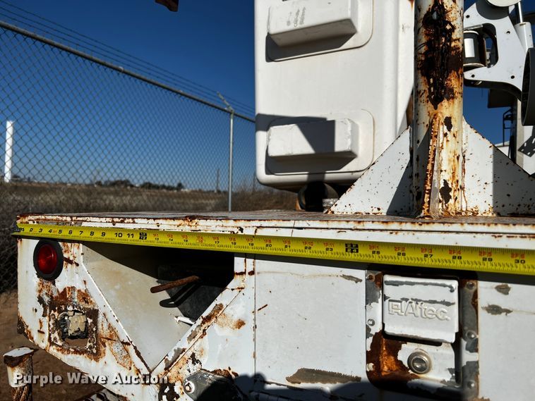 image for item DQ1907 1999 Ford F550 Super Duty  bucket truck