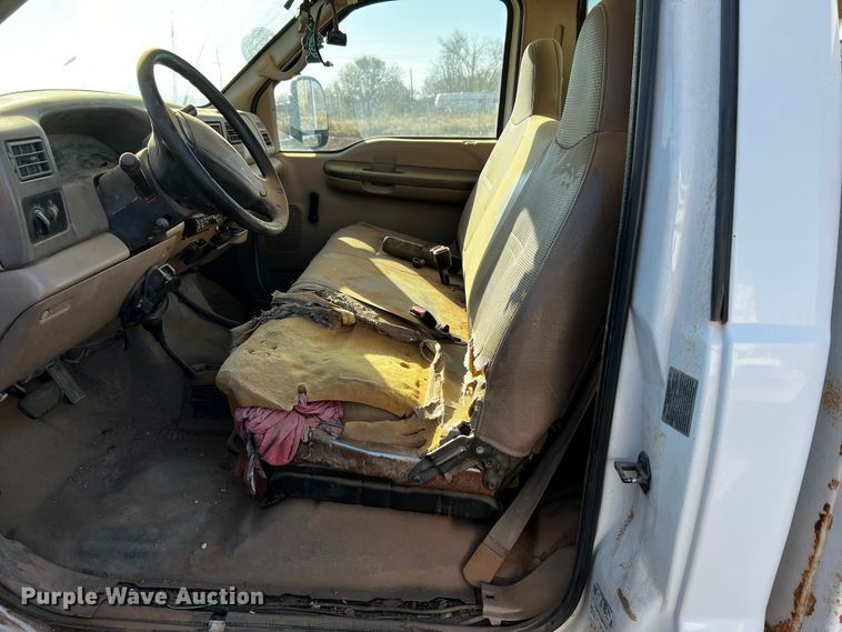 image for item DQ1907 1999 Ford F550 Super Duty  bucket truck