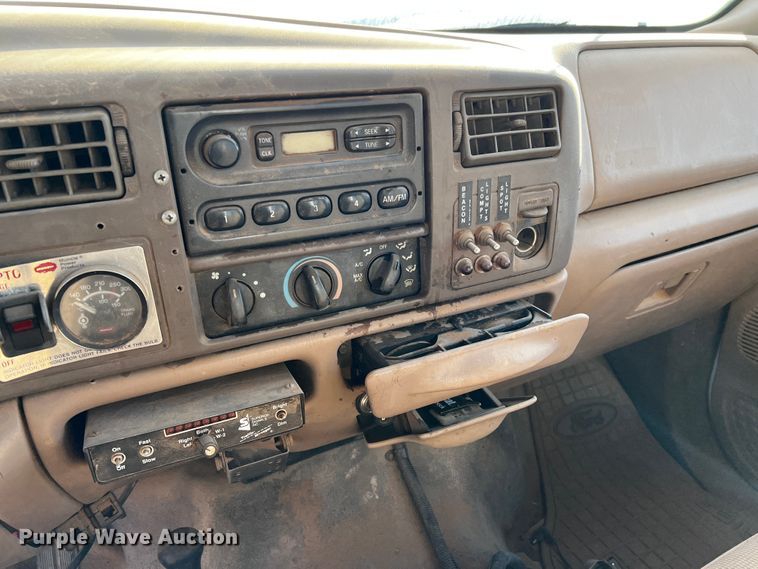 image for item DQ1907 1999 Ford F550 Super Duty  bucket truck