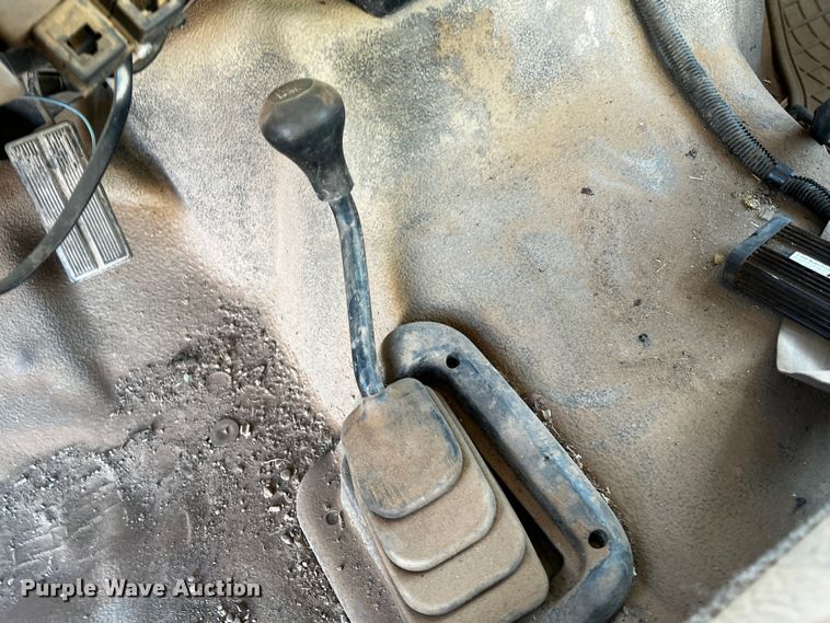 image for item DQ1907 1999 Ford F550 Super Duty  bucket truck