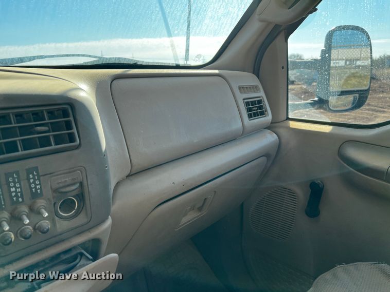 image for item DQ1907 1999 Ford F550 Super Duty  bucket truck