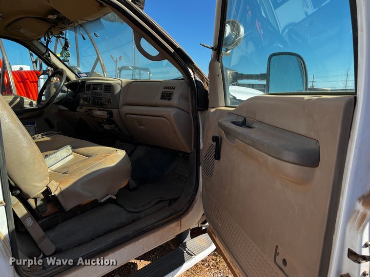 image for item DQ1907 1999 Ford F550 Super Duty  bucket truck