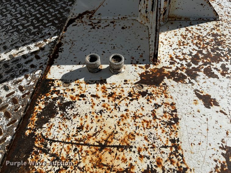 image for item DQ1907 1999 Ford F550 Super Duty  bucket truck