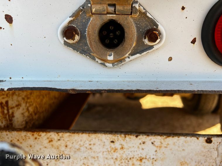 image for item DQ1907 1999 Ford F550 Super Duty  bucket truck