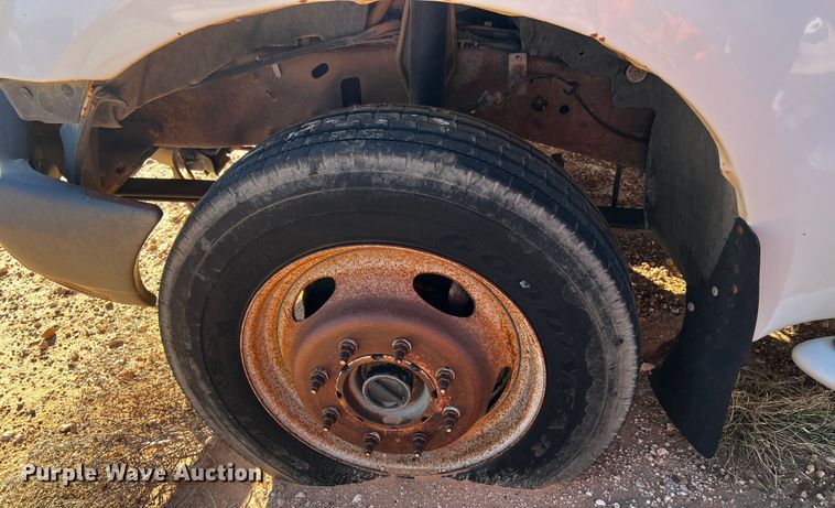 image for item DQ1907 1999 Ford F550 Super Duty  bucket truck