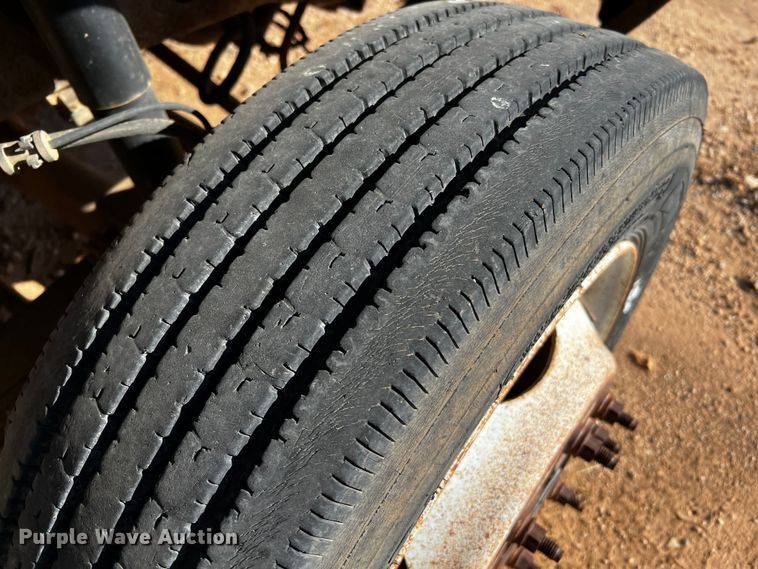 image for item DQ1907 1999 Ford F550 Super Duty  bucket truck