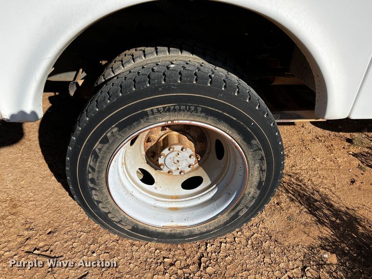 image for item DQ1907 1999 Ford F550 Super Duty  bucket truck