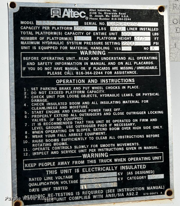 image for item DQ1907 1999 Ford F550 Super Duty  bucket truck