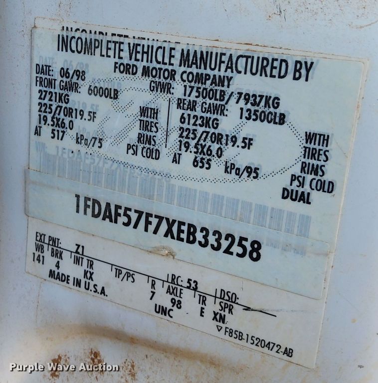 image for item DQ1907 1999 Ford F550 Super Duty  bucket truck