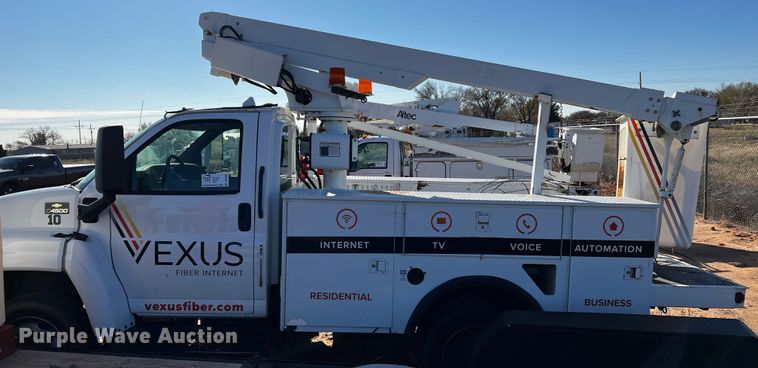 image for item DQ1908 2003 Chevrolet C4500  bucket truck