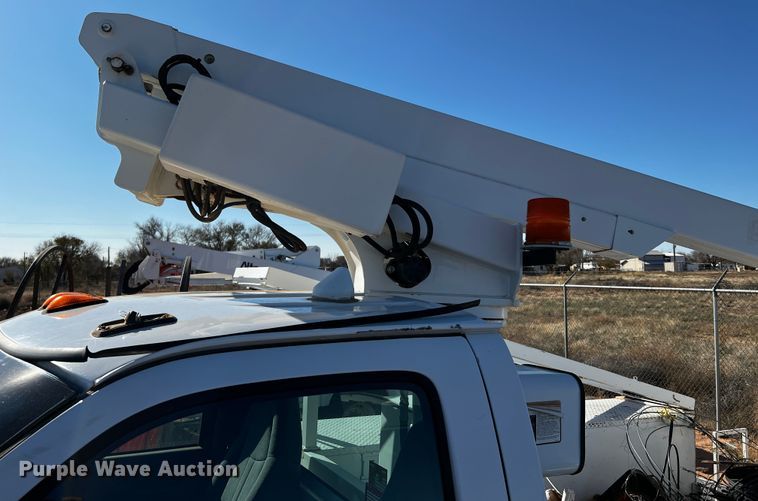 image for item DQ1908 2003 Chevrolet C4500  bucket truck